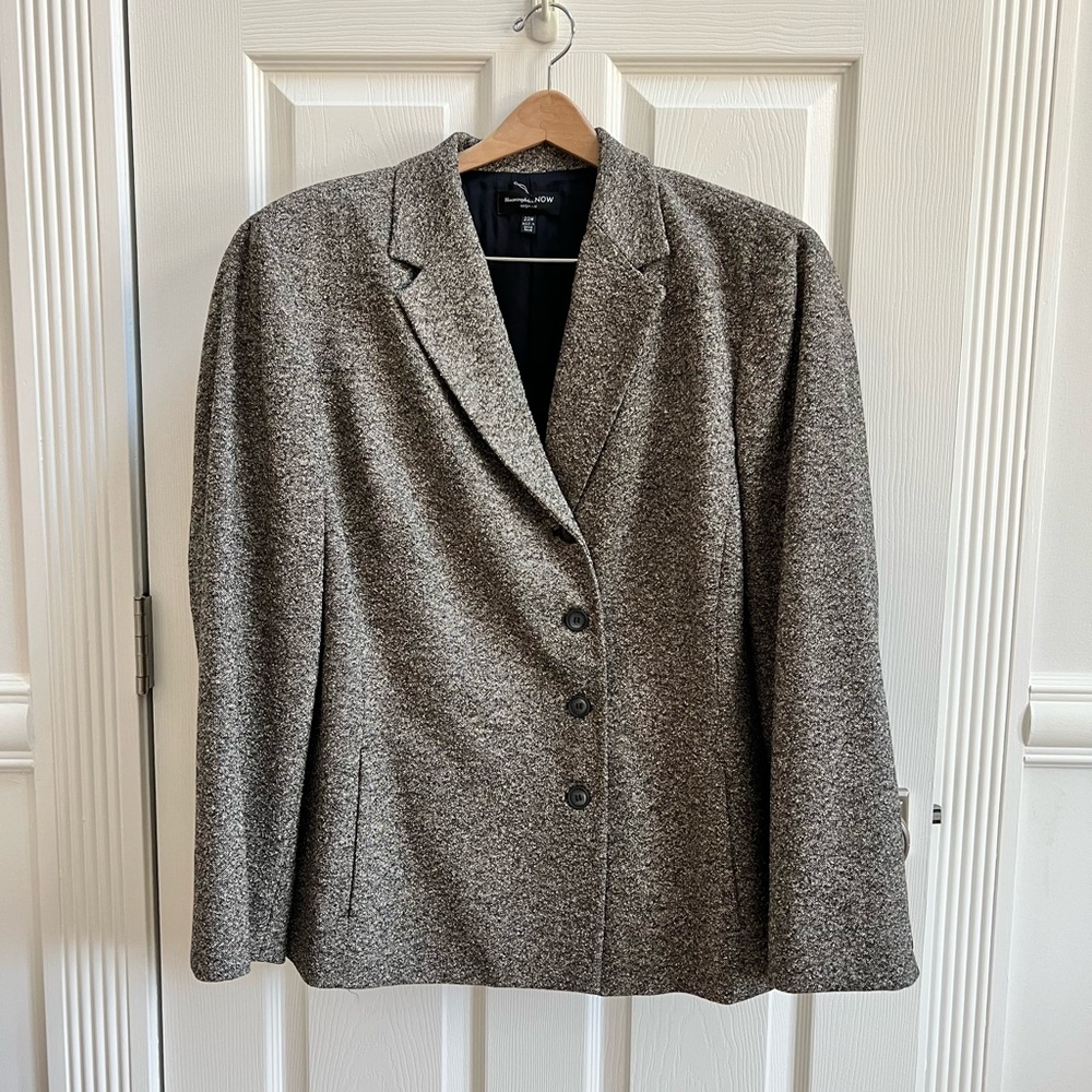 Bloomingdale's Gray Tailored Blazer with Notched Lapel